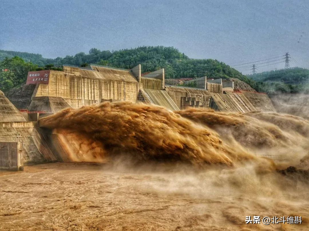 鄂尔多斯气候形成原因分析_黄河流域湖泊消失问题_黄河流域水资源分配不均匀
